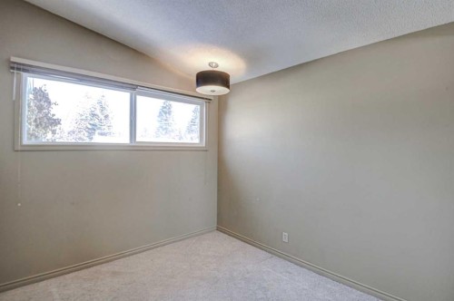 3420 Lane Crescent Sw, Calgary, AB - Indoor Photo Showing Other Room