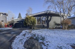 3420 Lane Crescent SW Calgary, AB T3E 5X2