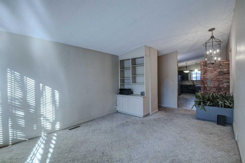 3420 Lane Crescent Sw, Calgary, AB - Indoor Photo Showing Other Room