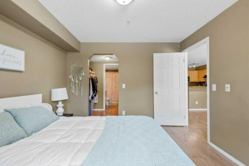 8107-70 Panamount Drive Nw, Calgary, AB - Indoor Photo Showing Bedroom