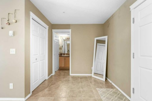 8107-70 Panamount Drive Nw, Calgary, AB - Indoor Photo Showing Other Room