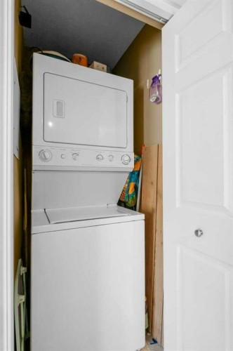 8107-70 Panamount Drive Nw, Calgary, AB - Indoor Photo Showing Laundry Room
