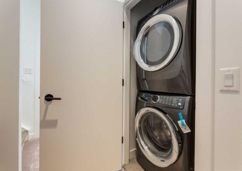 4905 16 Street Sw, Calgary, AB - Indoor Photo Showing Laundry Room