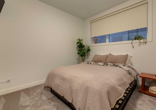 4905 16 Street Sw, Calgary, AB - Indoor Photo Showing Bedroom