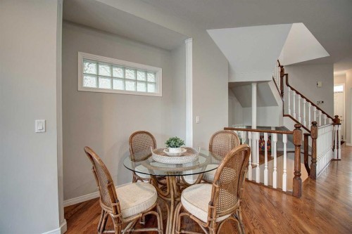 923 5 Street Nw, Calgary, AB - Indoor Photo Showing Dining Room