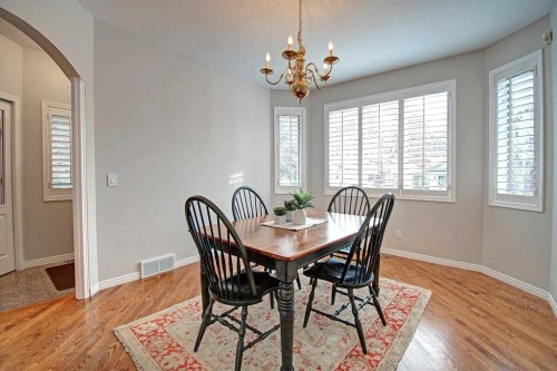 923 5 Street Nw, Calgary, AB - Indoor Photo Showing Dining Room