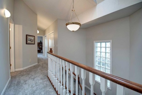 923 5 Street Nw, Calgary, AB - Indoor Photo Showing Other Room