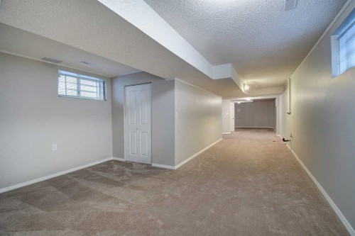 923 5 Street Nw, Calgary, AB - Indoor Photo Showing Other Room