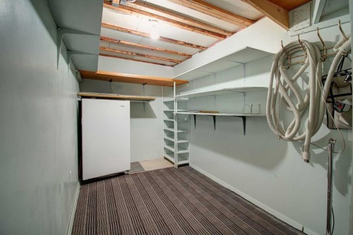 923 5 Street Nw, Calgary, AB - Indoor