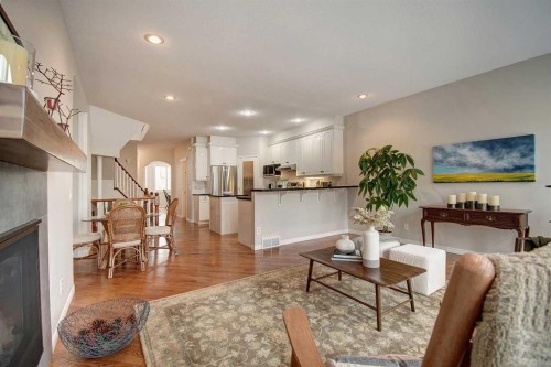 923 5 Street Nw, Calgary, AB - Indoor Photo Showing Living Room With Fireplace