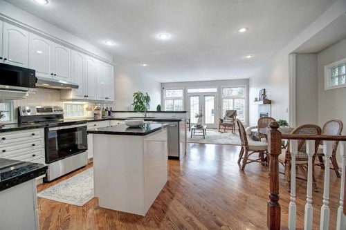 923 5 Street Nw, Calgary, AB - Indoor Photo Showing Kitchen With Upgraded Kitchen