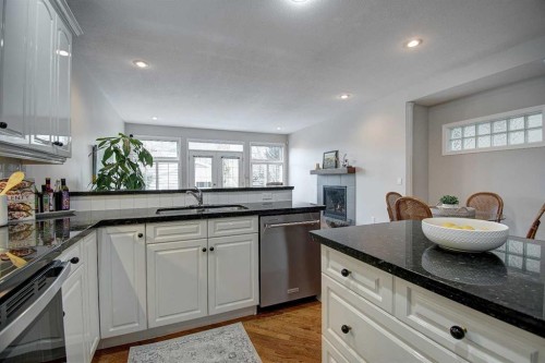 923 5 Street Nw, Calgary, AB - Indoor Photo Showing Kitchen