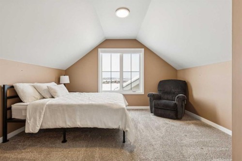 103 Saddlebred Link, Cochrane, AB - Indoor Photo Showing Bedroom