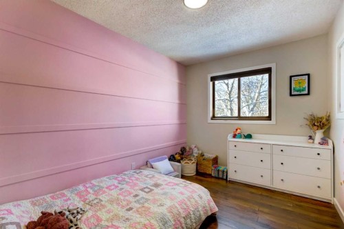 105 Maplewood Drive, Strathmore, AB - Indoor Photo Showing Bedroom