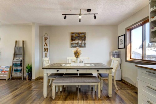 105 Maplewood Drive, Strathmore, AB - Indoor Photo Showing Dining Room