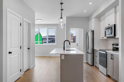 1277 Creekview Drive Sw, Calgary, AB - Indoor Photo Showing Kitchen With Upgraded Kitchen