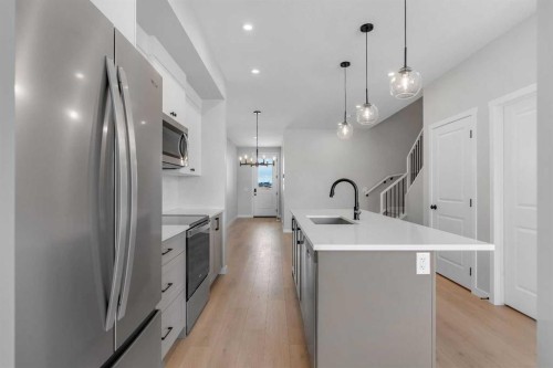 1277 Creekview Drive Sw, Calgary, AB - Indoor Photo Showing Kitchen With Upgraded Kitchen