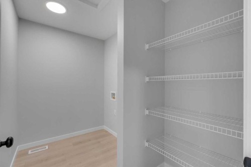1277 Creekview Drive Sw, Calgary, AB - Indoor With Storage