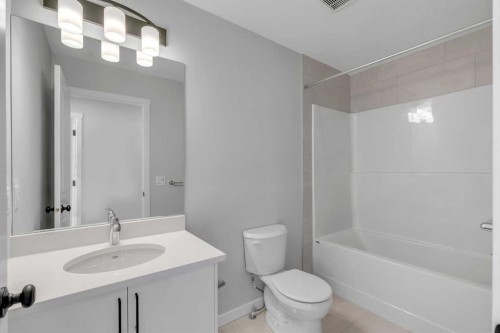 1277 Creekview Drive Sw, Calgary, AB - Indoor Photo Showing Bathroom