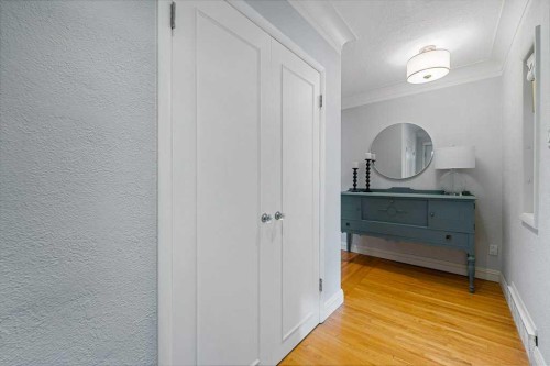 3204 24A Street Sw, Calgary, AB - Indoor Photo Showing Other Room
