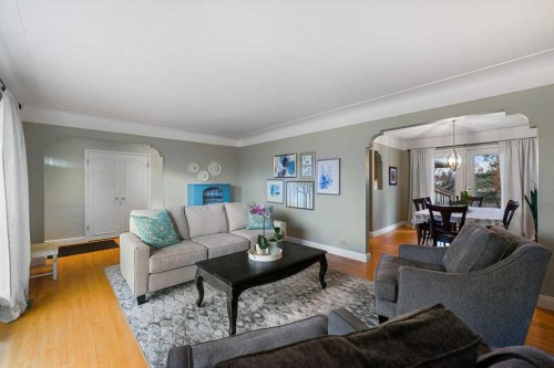 3204 24A Street Sw, Calgary, AB - Indoor Photo Showing Living Room