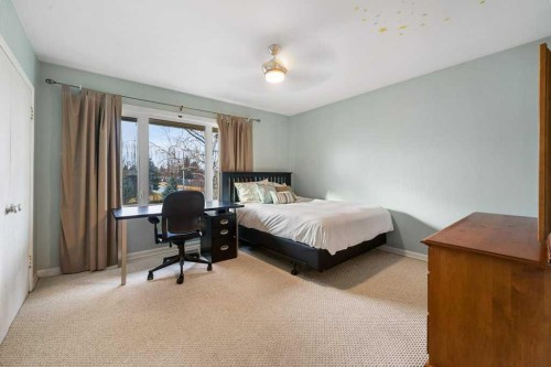 3204 24A Street Sw, Calgary, AB - Indoor Photo Showing Bedroom