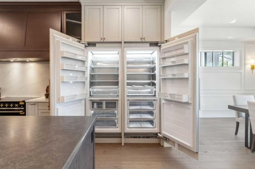 3708 8 Avenue Nw, Calgary, AB - Indoor