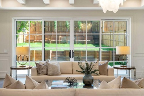 3708 8 Avenue Nw, Calgary, AB - Indoor Photo Showing Living Room