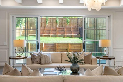3708 8 Avenue Nw, Calgary, AB - Indoor Photo Showing Living Room