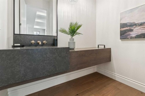 3708 8 Avenue Nw, Calgary, AB - Indoor Photo Showing Other Room