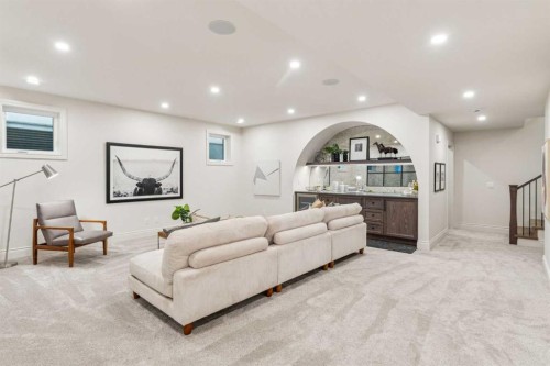 3708 8 Avenue Nw, Calgary, AB - Indoor