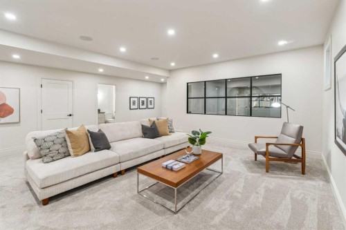 3708 8 Avenue Nw, Calgary, AB - Indoor Photo Showing Living Room