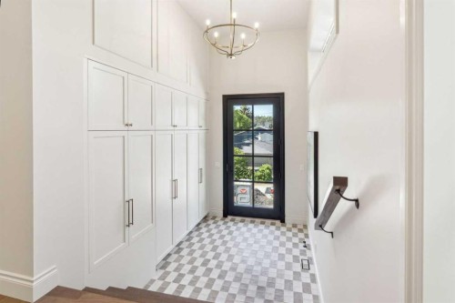 3708 8 Avenue Nw, Calgary, AB - Indoor Photo Showing Other Room