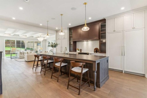 3708 8 Avenue Nw, Calgary, AB - Indoor