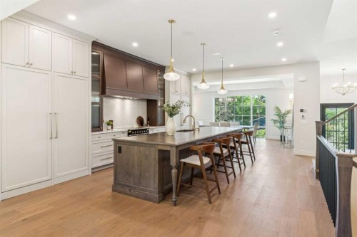 3708 8 Avenue Nw, Calgary, AB - Indoor