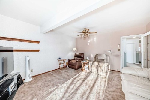 2119 Mackid Crescent Ne, Calgary, AB - Indoor Photo Showing Other Room