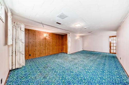 2119 Mackid Crescent Ne, Calgary, AB - Indoor Photo Showing Other Room