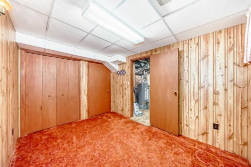 2119 Mackid Crescent Ne, Calgary, AB - Indoor Photo Showing Other Room