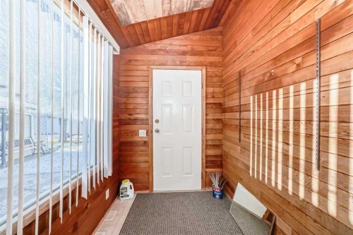 2119 Mackid Crescent Ne, Calgary, AB - Indoor Photo Showing Other Room