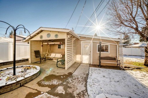 2119 Mackid Crescent Ne, Calgary, AB - Outdoor