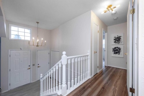 47 Hawkstone Drive Nw, Calgary, AB - Indoor Photo Showing Other Room