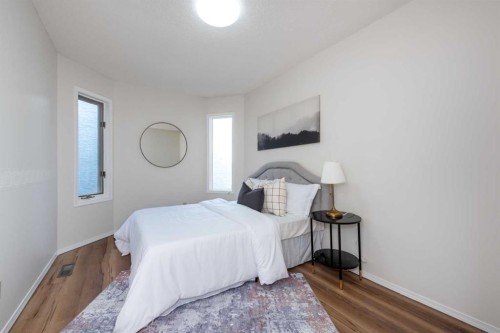 47 Hawkstone Drive Nw, Calgary, AB - Indoor Photo Showing Bedroom