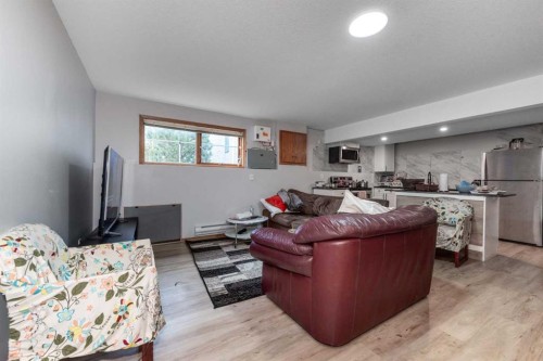 47 Hawkstone Drive Nw, Calgary, AB - Indoor Photo Showing Living Room