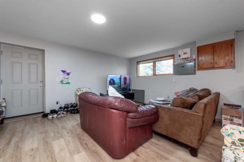 47 Hawkstone Drive Nw, Calgary, AB - Indoor