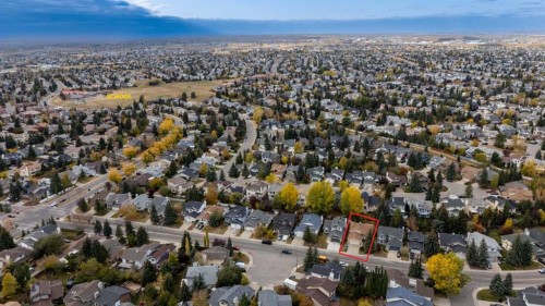 47 Hawkstone Drive Nw, Calgary, AB - Outdoor With View