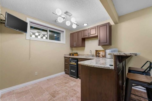 178 Cranwell Close Se, Calgary, AB - Indoor Photo Showing Kitchen