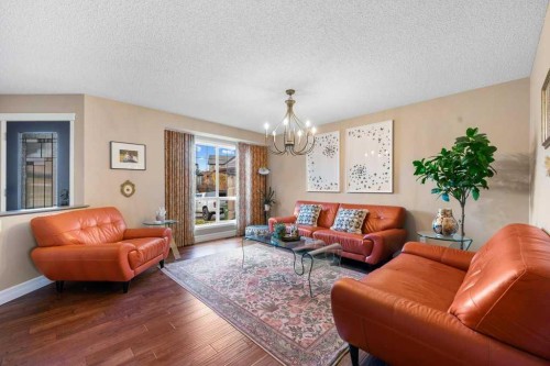 178 Cranwell Close Se, Calgary, AB - Indoor Photo Showing Living Room