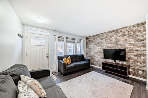 172 Auburn Meadows Walk Se, Calgary, AB - Indoor Photo Showing Living Room