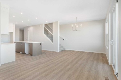 136 Lucas Gardens Nw, Calgary, AB - Indoor Photo Showing Other Room