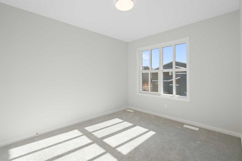 136 Lucas Gardens Nw, Calgary, AB - Indoor Photo Showing Other Room
